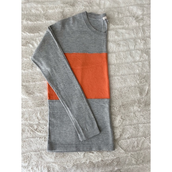 Gap lightweight knit sweater. Size XS - Picture 2 of 4